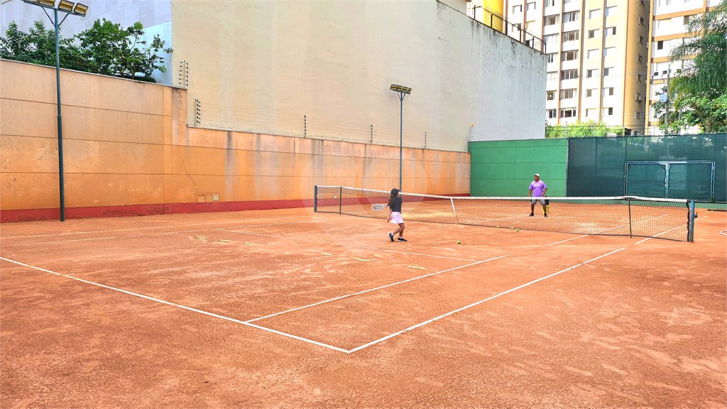 Apartamento à venda ou para alugar com 3 quartos, sendo 2 suítes, em Pinheiros, São Paulo, SP