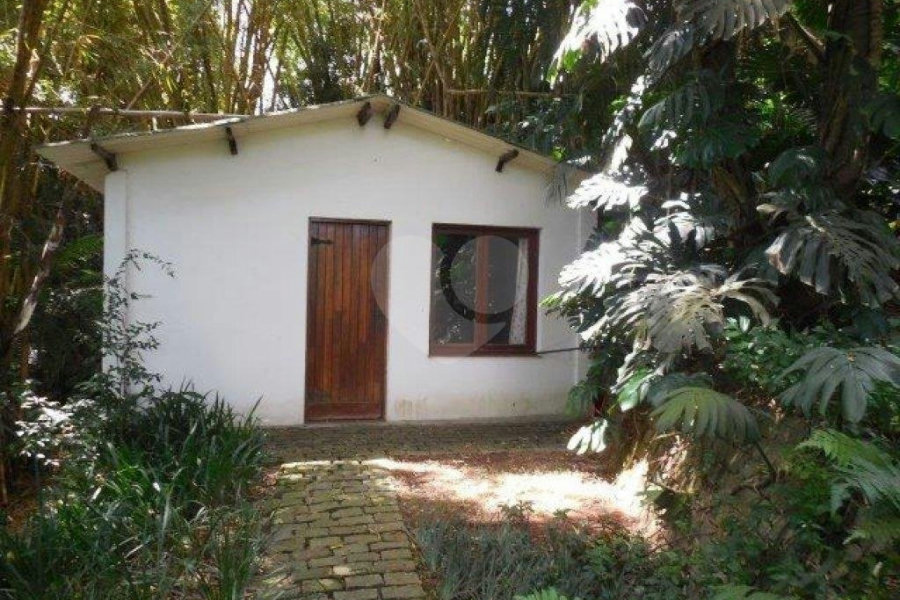 Casa à venda com 6 quartos, sendo 1 suíte, em Tremembé, São Paulo, SP