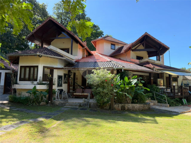 Casa à venda com 6 suítes em Massaguaçu, Caraguatatuba, SP