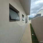 Casa exclusiva em Atibaia de alto padrão com 3 suítes, piscina, espaço gourmet, condomínio fechado, aceita financiamento