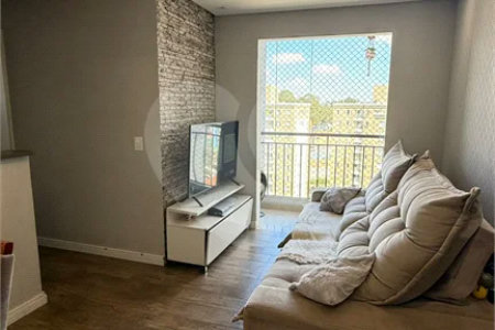 Apartamento com 48m², 2 dormitórios, 1 vaga de garagem, à venda em Itaquera.