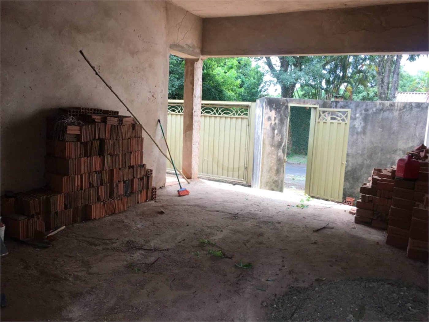 Terreno no Jd. Santa Felícia dispondo de 300m² muito bem localizado
