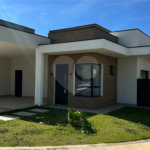 Casa à venda com 4 quartos, sendo 3 suítes, no condomínio Residencial Mont'alcino, Valinhos - SP