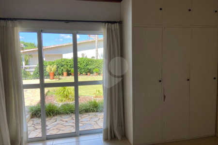 Casa à venda com 6 quartos, sendo 3 suítes,  em Marambaia, Vinhedo, SP