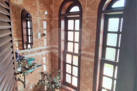 Casa à venda com 5 suítes no condomínio Estância Marambaia, Vinhedo - SP