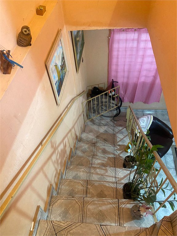 Sobrado à venda com 4 quartos, sendo 2 suítes, em Vila Ruth, Poá, SP