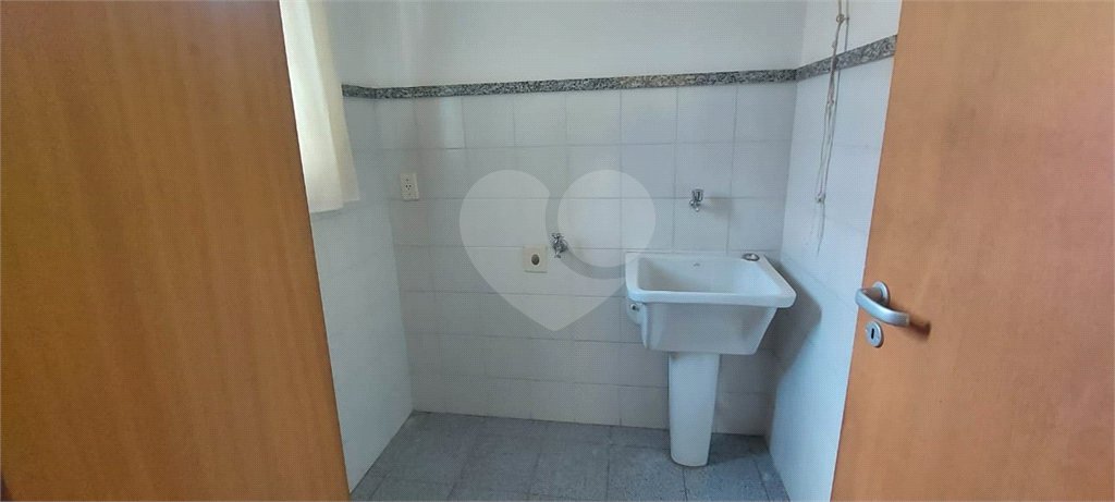 Apartamento no Condomínio Joan Miro .