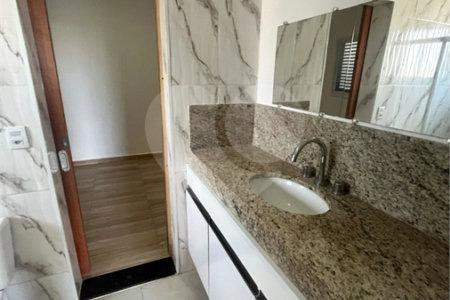Casa à venda ou para alugar com 2 quartos, sendo 4 suítes, no condomínio Residencial Jardim Bréscia, Indaiatuba - SP