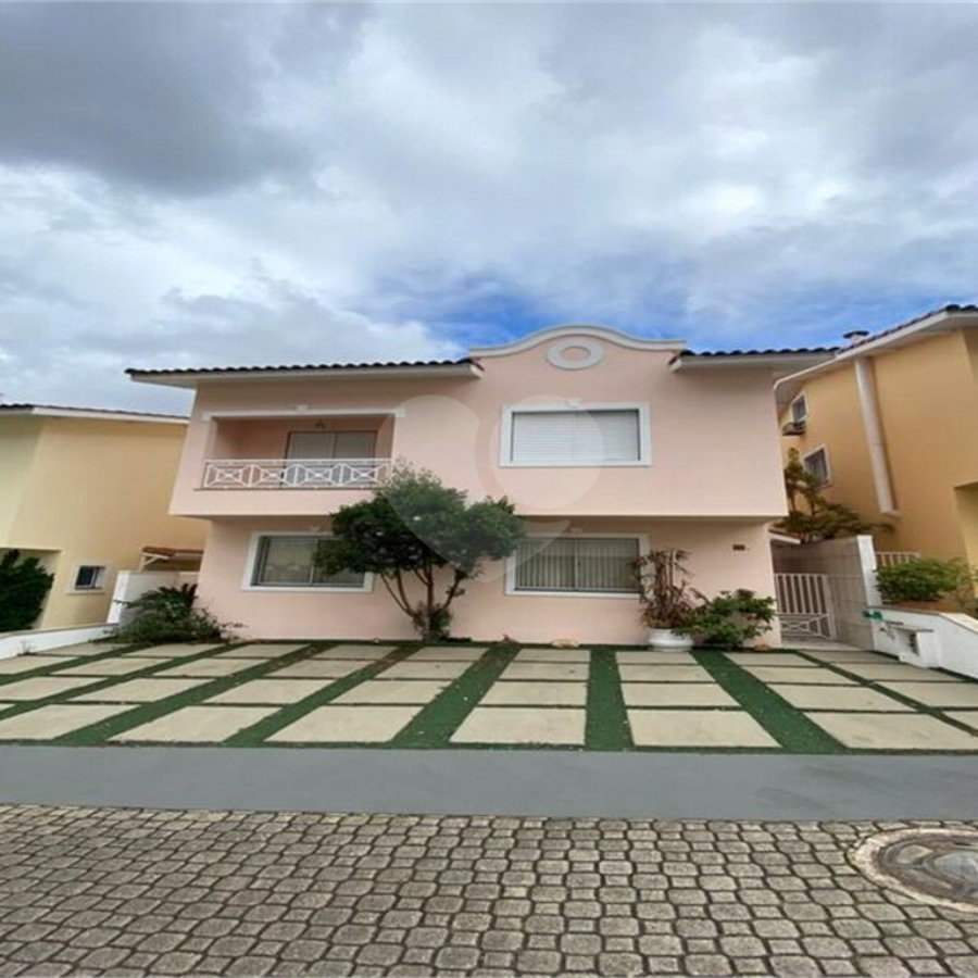 Casa à venda com 4 quartos, sendo 3 suítes, no condomínio Villas Nova Tatuapé I, São Paulo - SP
