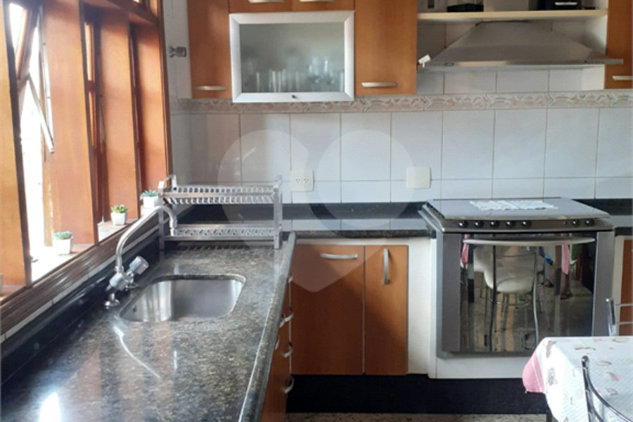 Sobrado à venda com 3 quartos, sendo 1 suíte, em Vila Nova Cachoeirinha, São Paulo, SP