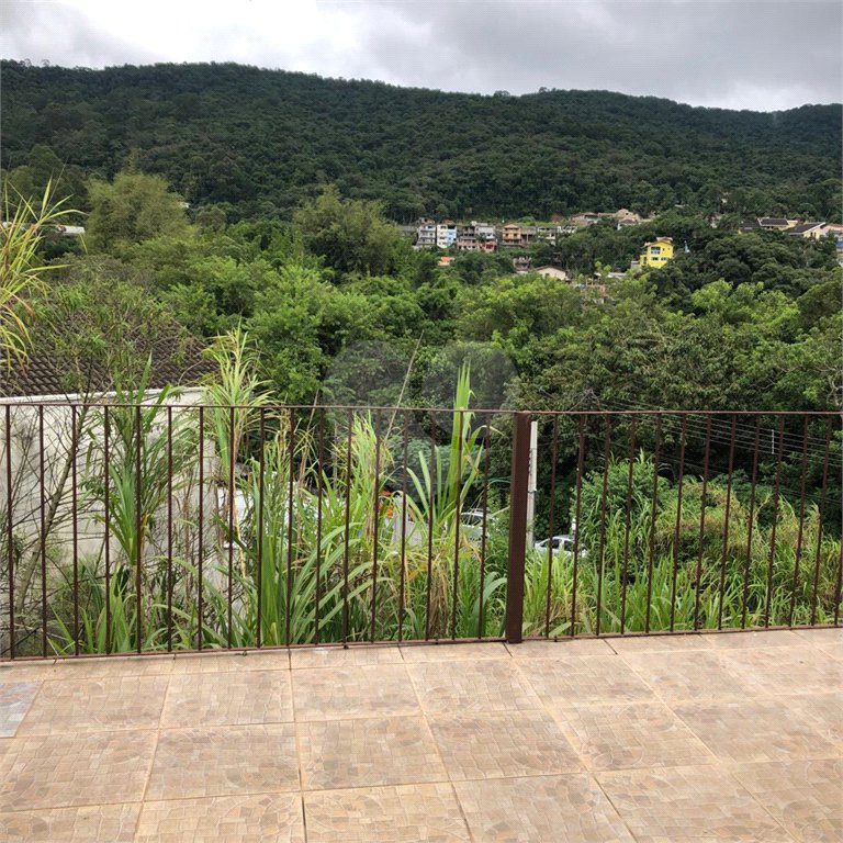 Sobrado à venda com 3 quartos, sendo 1 suíte, no Centro, Mairiporã, SP