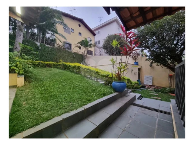 Casa Térrea à venda com 3 quartos, sendo 2 suítes,  em Horto Florestal, São Paulo, SP
