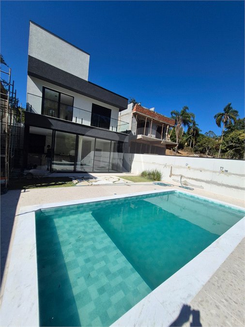 Casa Térrea à venda com 3 quartos, sendo 1 suíte, em Serra da Cantareira, Mairiporã, SP
