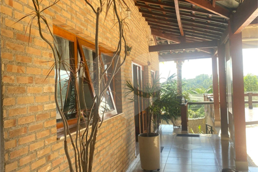 Casa à venda com 5 quartos, sendo 4 suítes, no condomínio Lago do Imperador, Mairiporã - SP