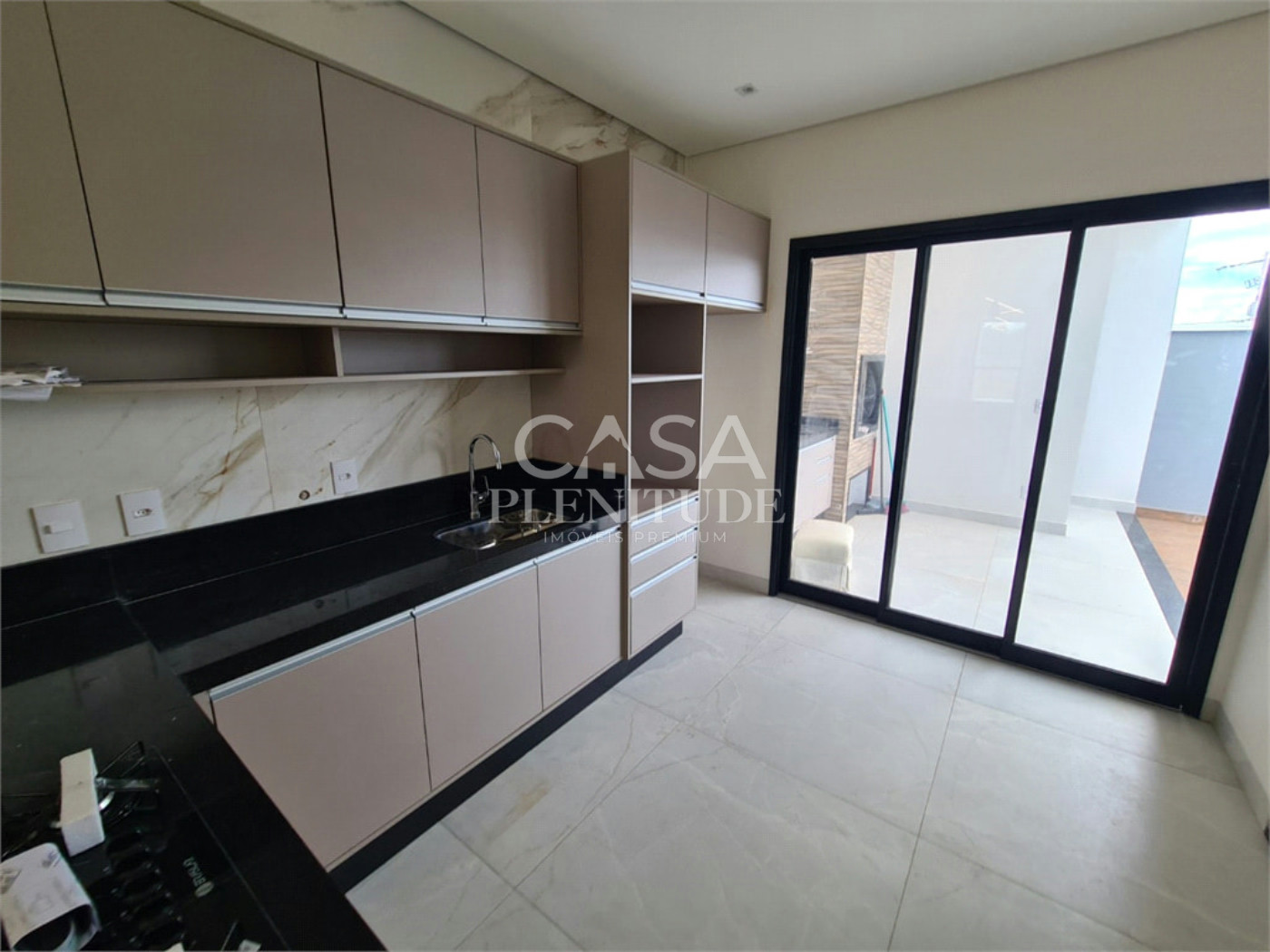 Casa em condomínio à venda com 5 quartos, sendo 3 suítes, em Wanel Ville, Sorocaba, SP