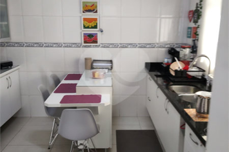 Casa à venda com 3 quartos, sendo 1 suíte,  no condomínio Residencial Jardim das Palmeiras, Vinhedo - SP