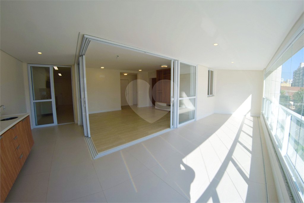Apartamento à venda com 3 suítes em Vila Romana, São Paulo, SP