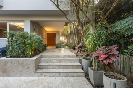 Casa à venda com 4 suítes em Jardim Guedala, São Paulo, SP