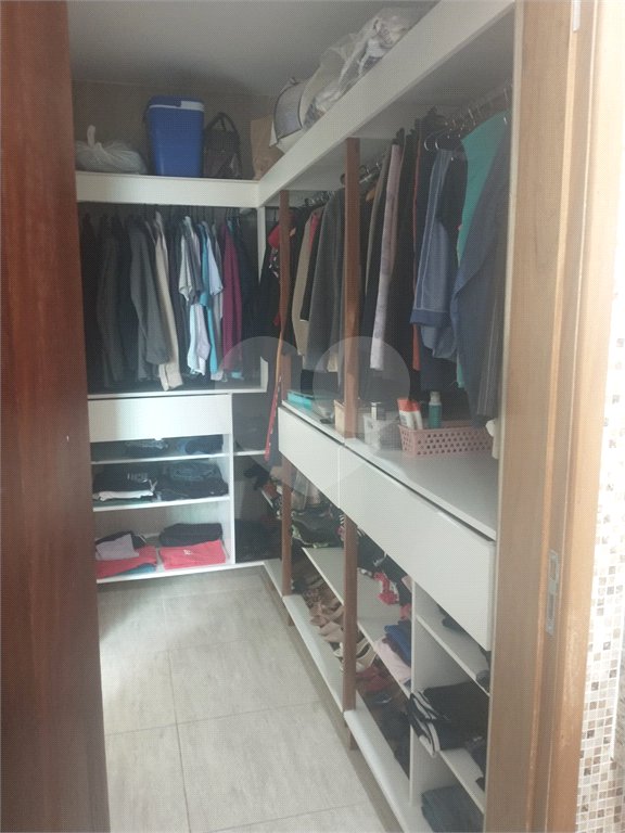 Sobrado à venda com 3 quartos, sendo 1 suíte,  em Jardim Universo, Mogi das Cruzes, SP