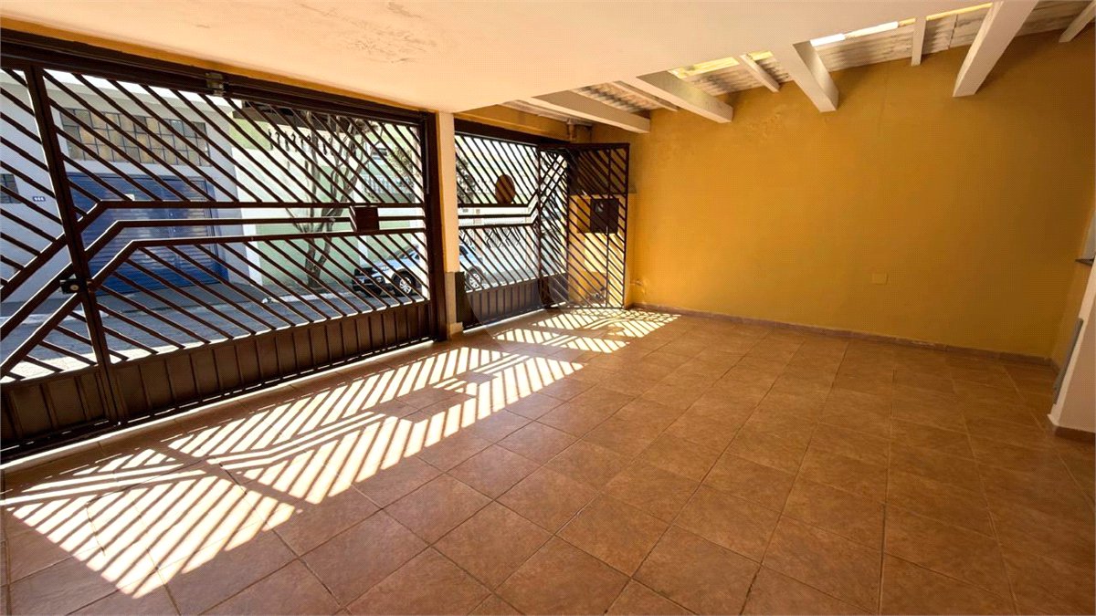 Sobrado à venda com 3 quartos, sendo 1 suíte, em Vila Darli, São Paulo, SP