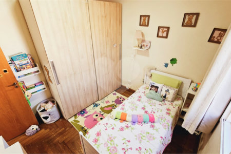 Casa à venda com 4 quartos, sendo 2 suítes, em Jardim Meny, São Roque, SP