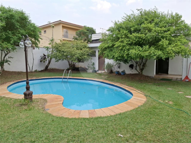 Casa à venda com 4 quartos, sendo 1 suíte, em Água Fria, São Paulo, SP