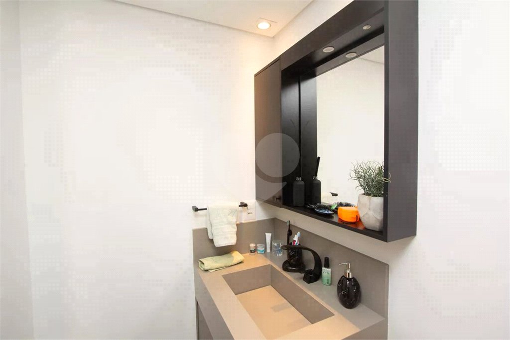 Apartamento à venda com 3 quartos, sendo 1 suíte,  em Vila Olímpia, São Paulo, SP