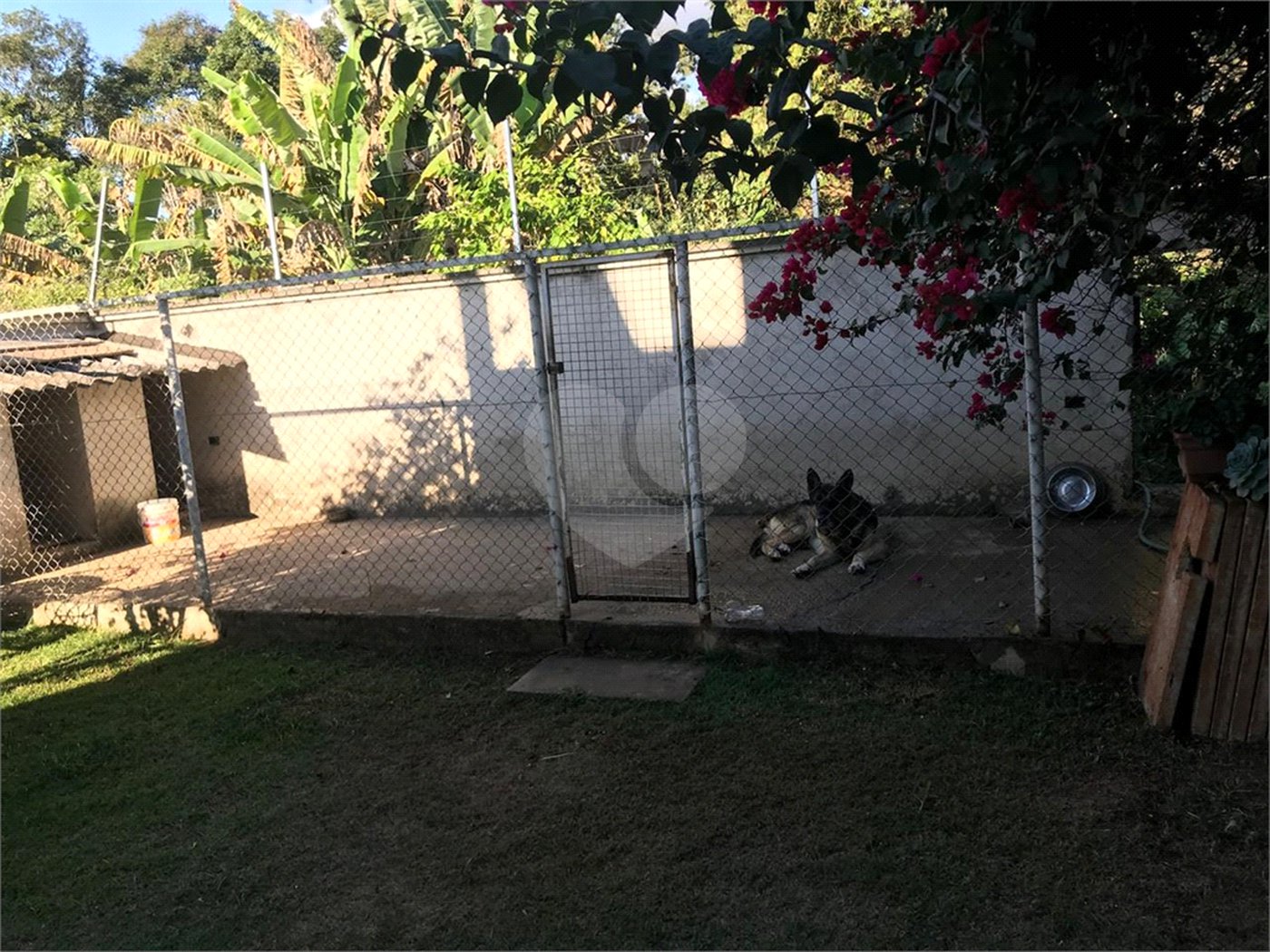 Casa à venda com 5 quartos, sendo 3 suítes, em Loteamento Jardim Morumbi, Atibaia, SP