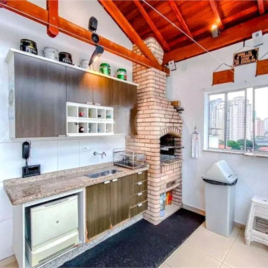 Casa à venda com 3 suítes no condomínio Oiti Residencial, São Paulo - SP