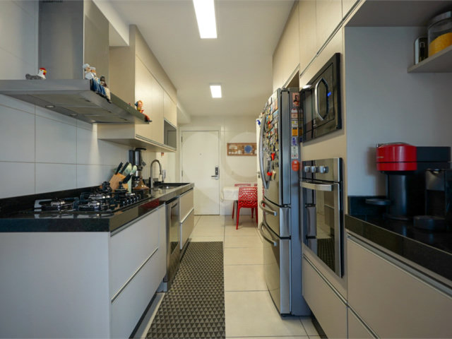 Apartamento à venda com 4 quartos, sendo 2 suítes,  em Santo Amaro, São Paulo, SP