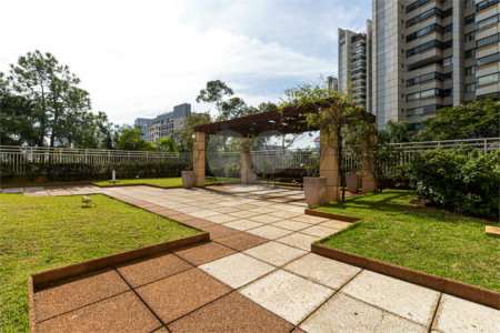 Apartamento à venda com 4 quartos, sendo 3 suítes,  em Real Parque, São Paulo, SP