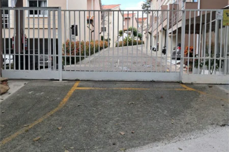 Casa à venda com 4 quartos, sendo 1 suíte, no condomínio Villas IV, São Paulo - SP