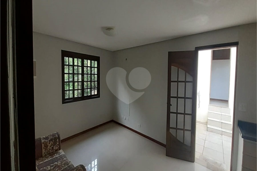 Casa à venda com 3 quartos, sendo 2 suítes, em Olho D'água, Mairiporã, SP