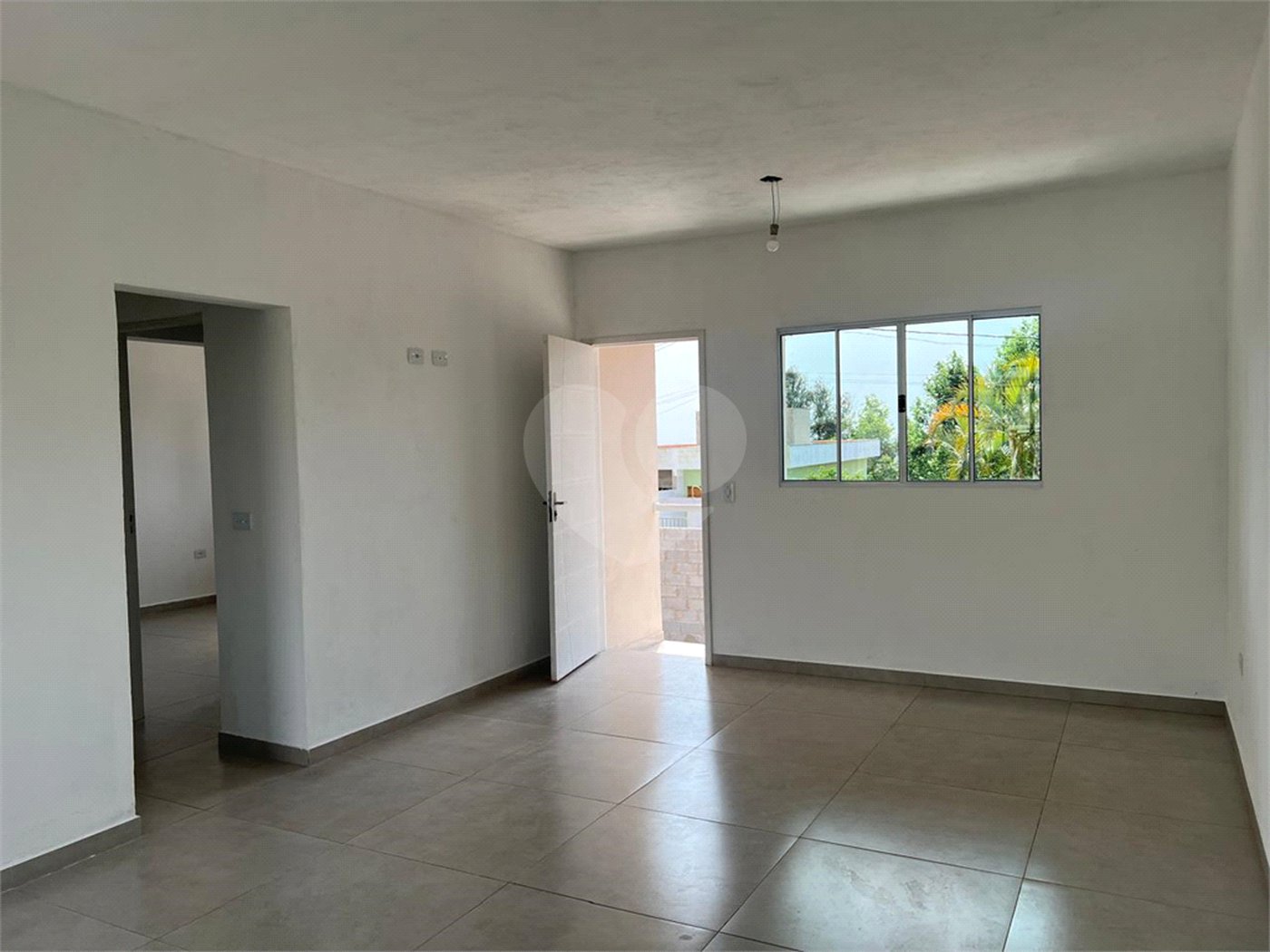Casa à venda com 2 quartos, sendo 1 suíte, em Vila Vilma (mailasqui), São Roque, SP