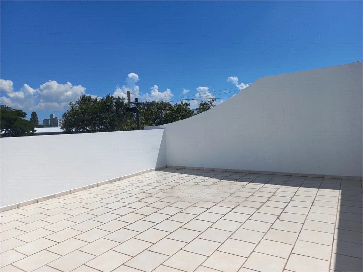Sobrado à venda com 3 quartos, sendo 1 suíte, em Vila Lageado, São Paulo, SP