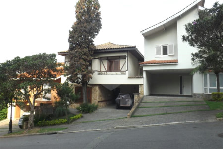 Casa à venda ou para alugar com 4 quartos, sendo 3 suítes,  no condomínio Villa das Flores, São Paulo - SP