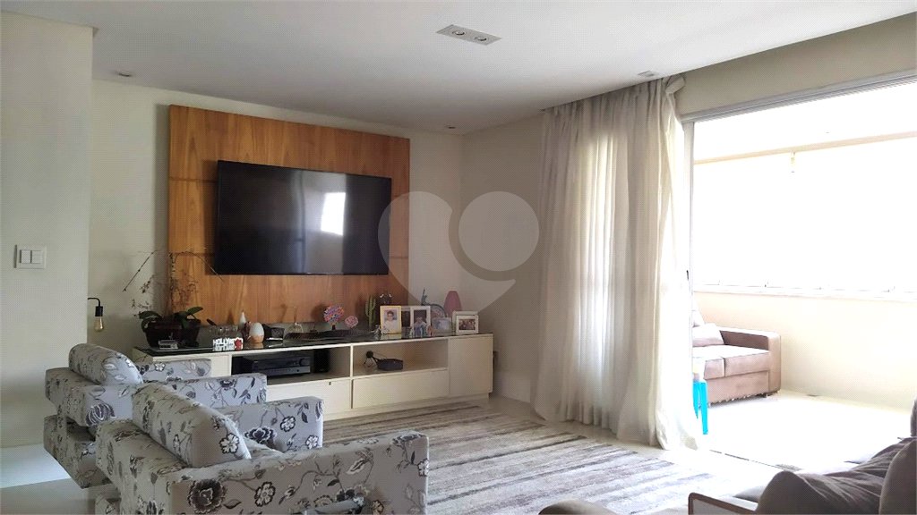 Apartamento à venda com 3 suítes em Jardim Londrina, São Paulo, SP