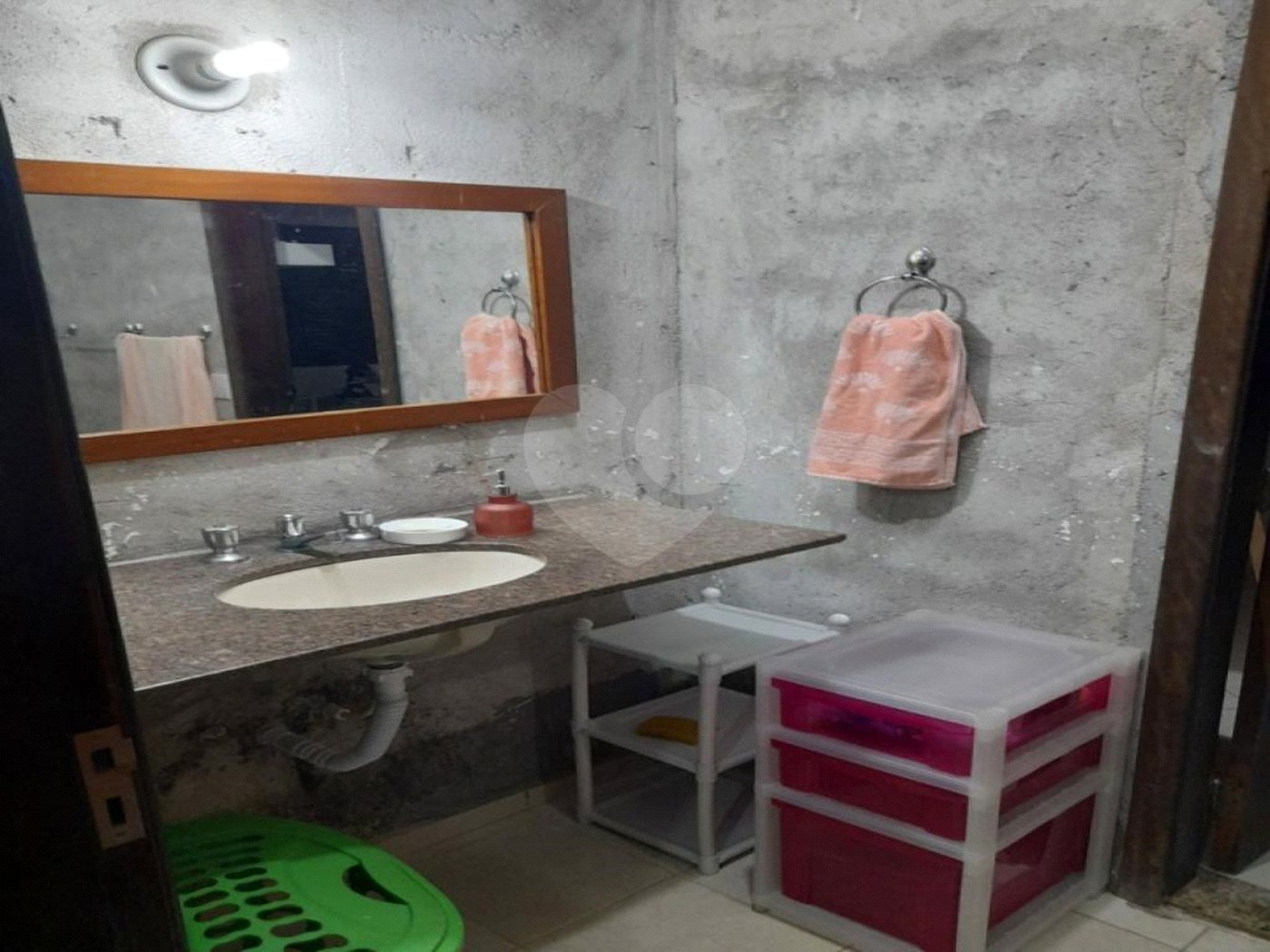 Casa à venda com 4 quartos, sendo 1 suíte, em City Bussocaba, Osasco, SP