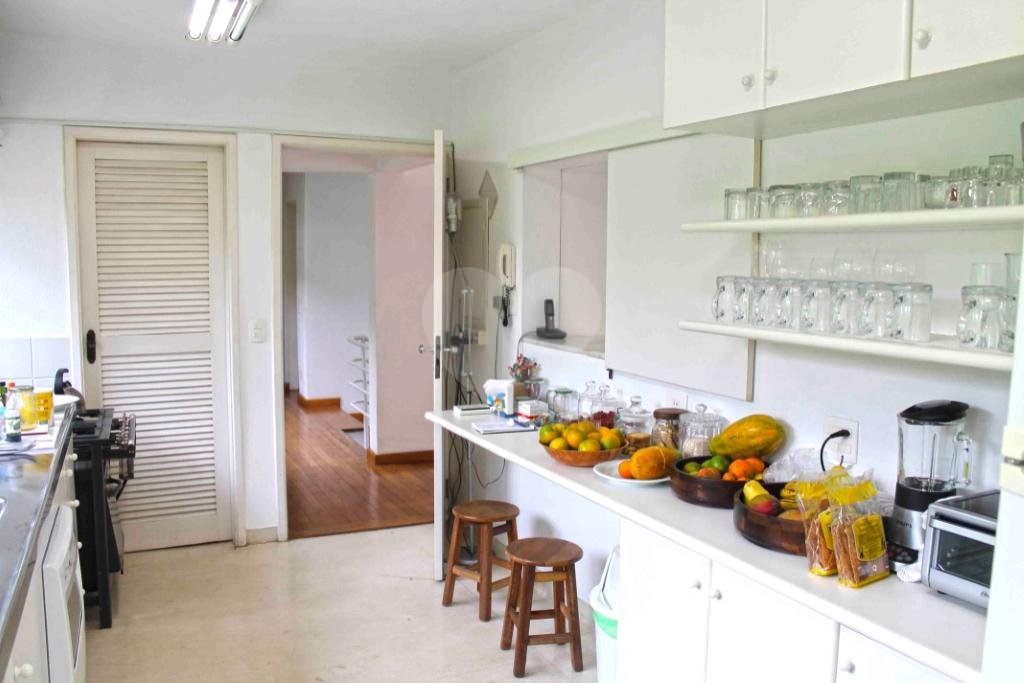 Casa à venda com 3 quartos, sendo 1 suíte, em Guarapiranga, São Paulo, SP