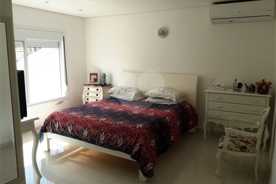 Casa à venda com 4 quartos, sendo 3 suítes, em Santana, São Paulo, SP