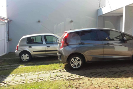 Casa à venda com 3 quartos, sendo 1 suíte, no condomínio Morada dos Pinheiros, São Paulo - SP