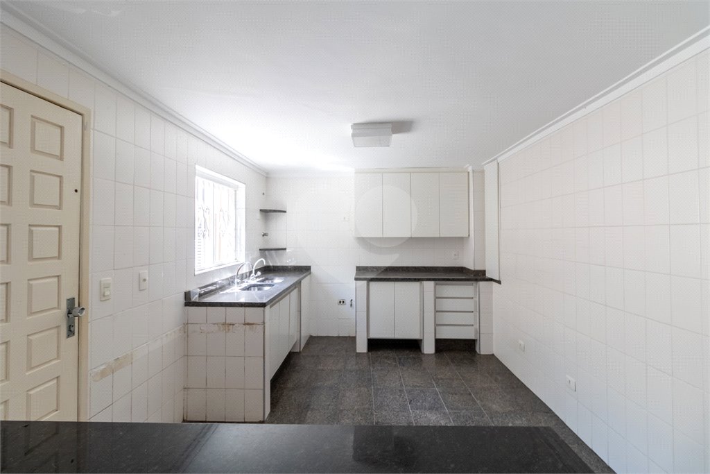 Sobrado à venda com 4 quartos, sendo 1 suíte, em Chácara Monte Alegre, São Paulo, SP