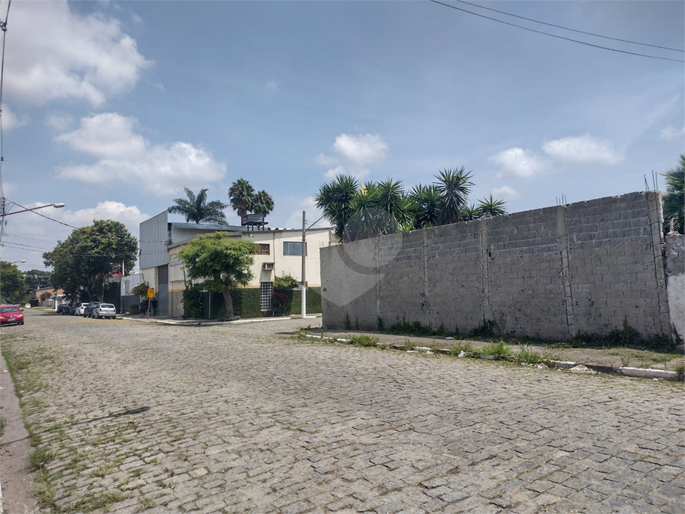 Terreno à venda em Vila Maria de Maggi, Suzano, SP