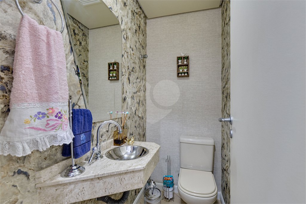 Apartamento à venda com 3 quartos, sendo 2 suítes, em Santo Amaro, São Paulo, SP