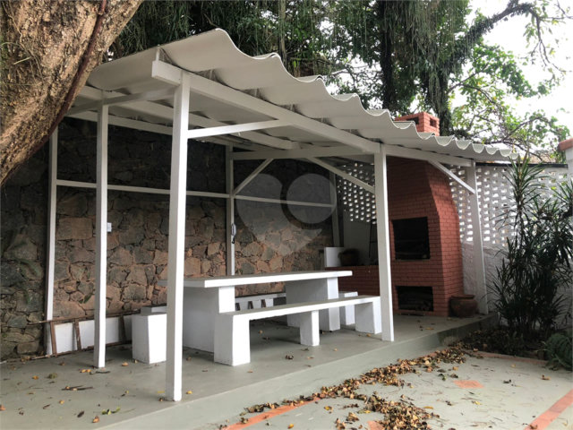 Sobrado à venda com 5 quartos, sendo 1 suíte,  em Tremembé, São Paulo, SP