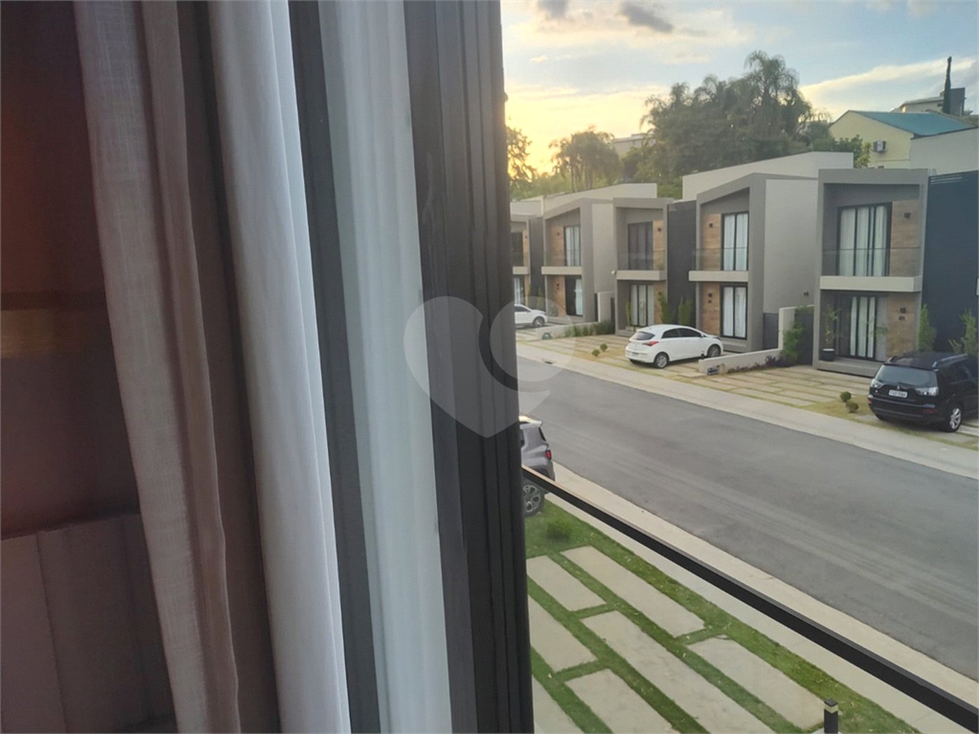 Casa à venda com 2 suítes no condomínio Vue 26, Atibaia - SP