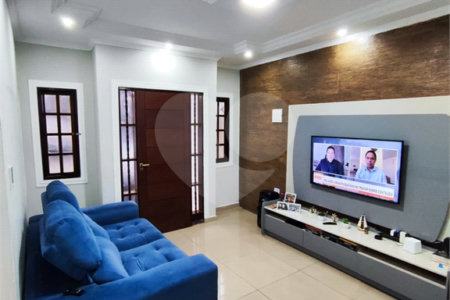 Casa à venda com 3 quartos, sendo 1 suíte,  em Vila Cecília, Mogi das Cruzes, SP