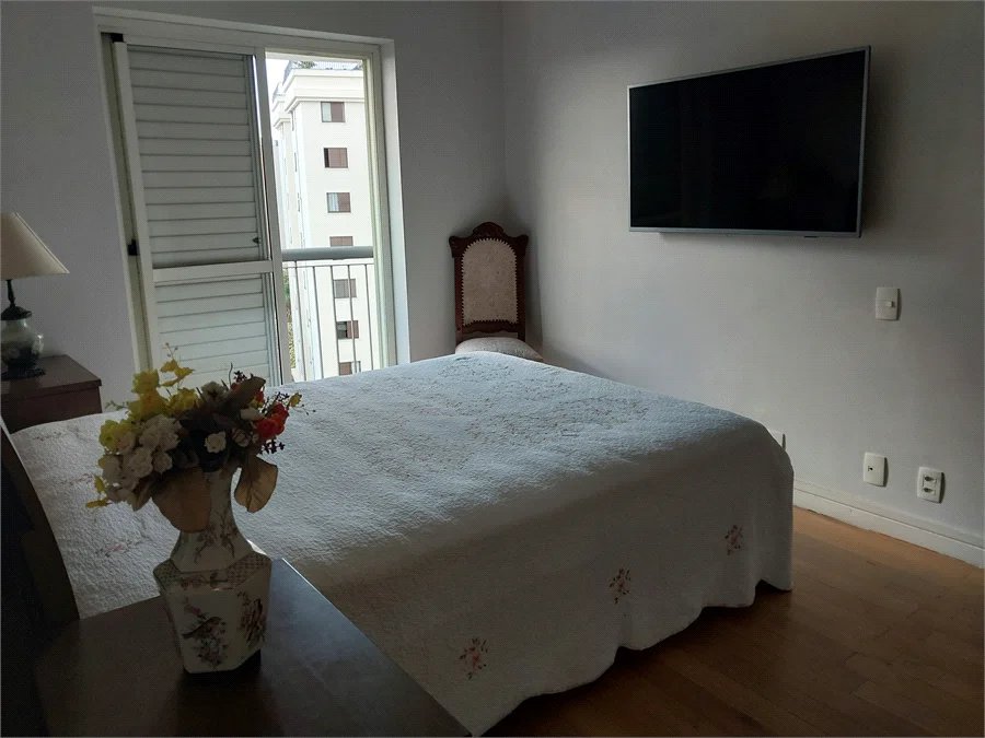Apartamento à venda com 3 quartos, sendo 2 suítes,  em Cidade São Francisco, São Paulo, SP