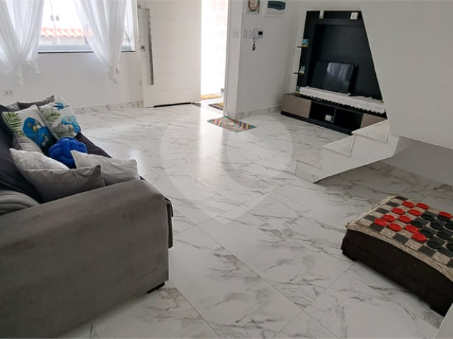 Sobrado à venda com 4 quartos, sendo 1 suíte,  em Tremembé, São Paulo, SP