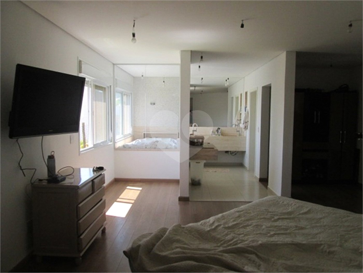 Casa à venda com 6 suítes no condomínio Jardim Primavera, Louveira - SP